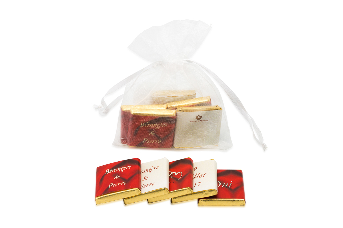 Sachet organza remplis de 5 chocolats personnalisés Thème ivoire et bordeaux