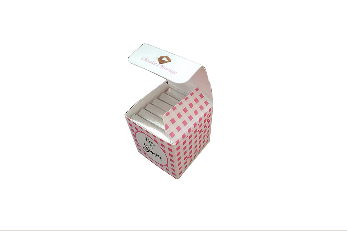cube chocolats personnalises vichy rose